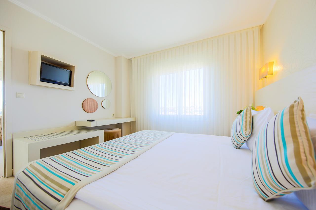 Sisus Hotel Çeşme Exterior foto